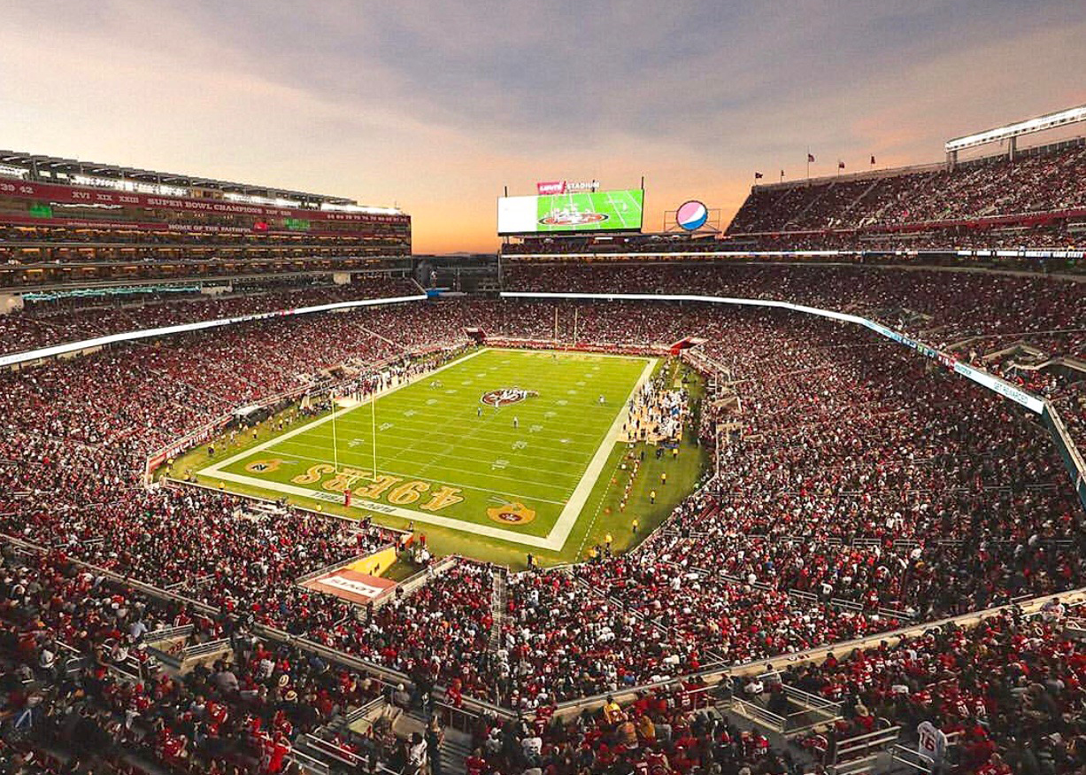 Behind the scenes at high-tech Levi's Stadium, where the WiFi is never more  than 10 feet away – GeekWire